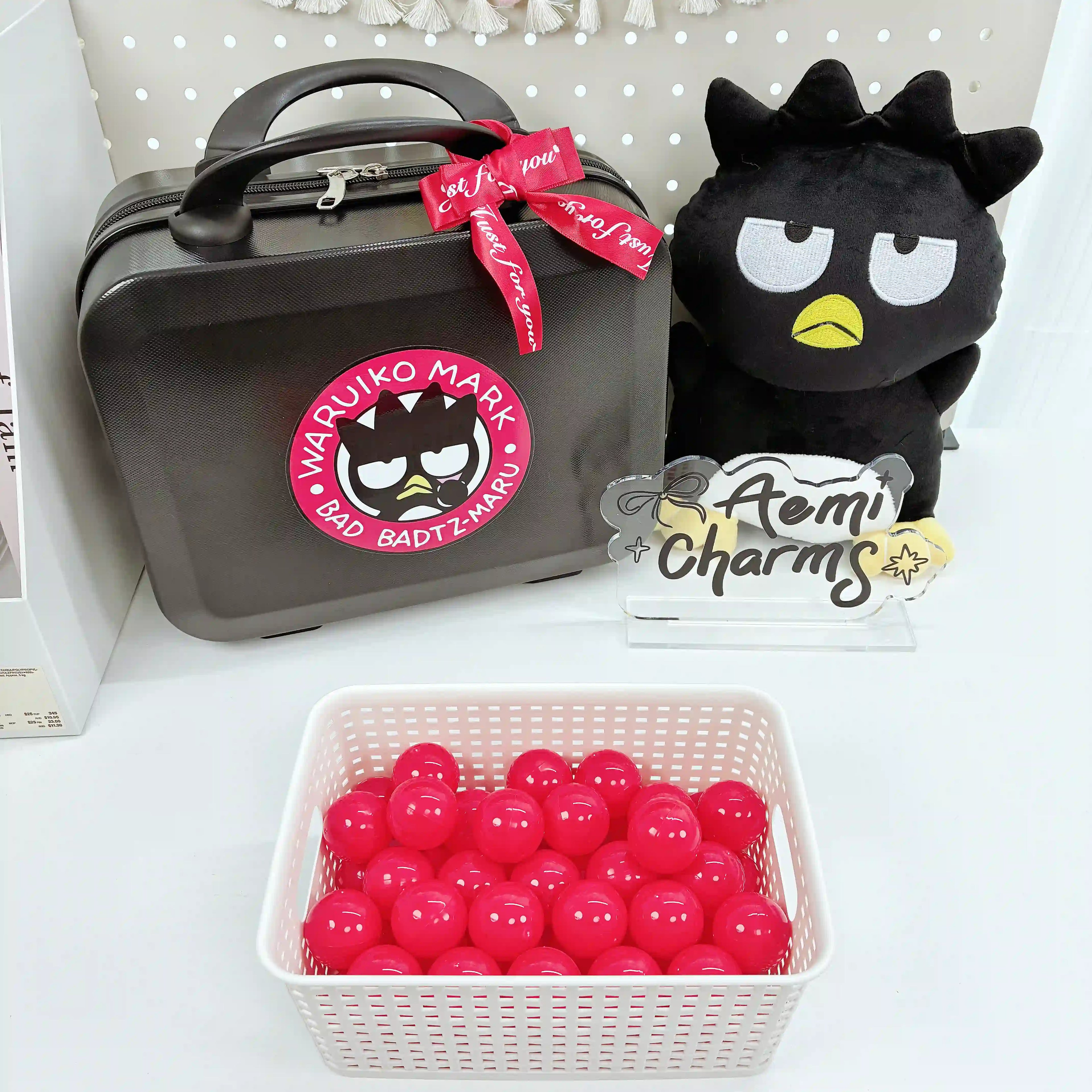 SA 14-Inch Suitcase Mystery Gift Box